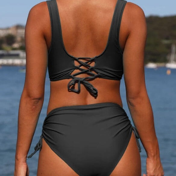 Balbina | Bikini con detalle twist frontal y copas extraíbles