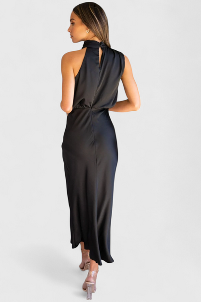 Rina | Vestido Elegante de Cuello Halter Drapeado