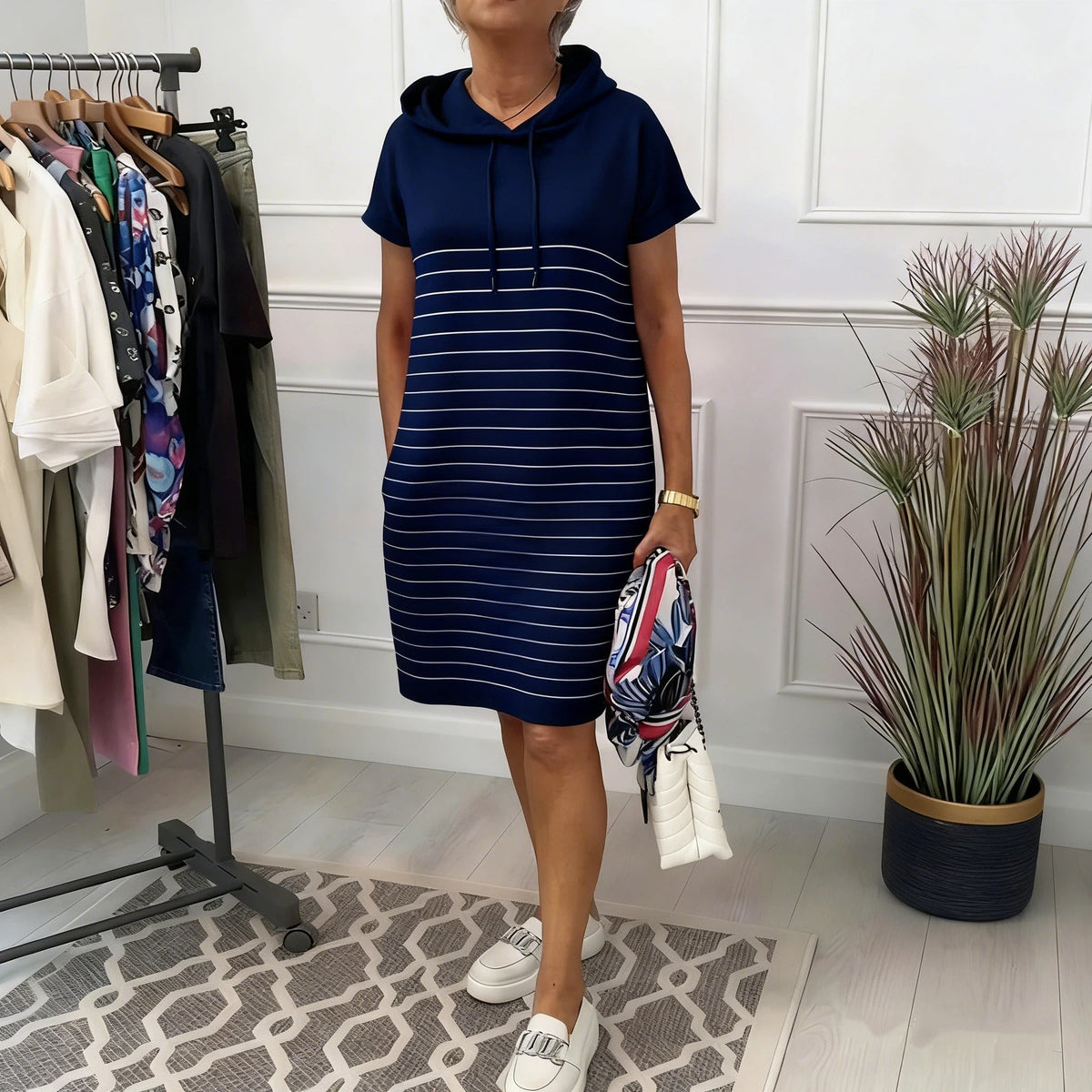 Nydia | Vestido Casual con Capucha y Rayas de Punto