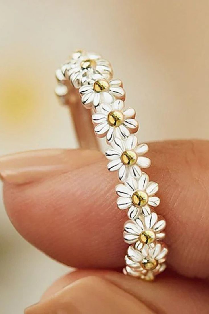 Ainoa | ajustable de plata y esmaltes pintados a mano con margaritas