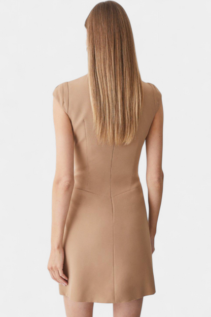 Karen | Vestido Mini con Cuello Alto y Detalle Plisado