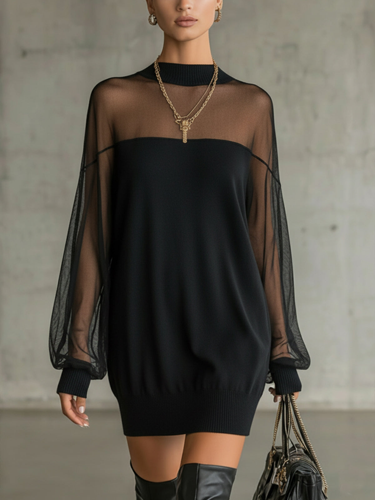 Paca | Vestido Corto Negro con Mangas de Encaje