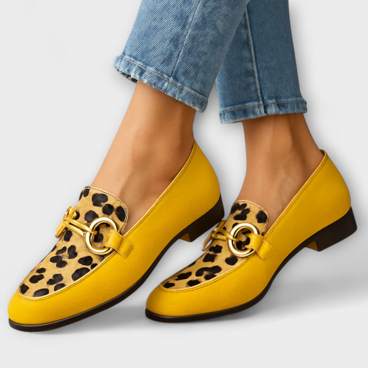 Sonia | Zapatillas con Estampado Animal y Hebilla Decorativa