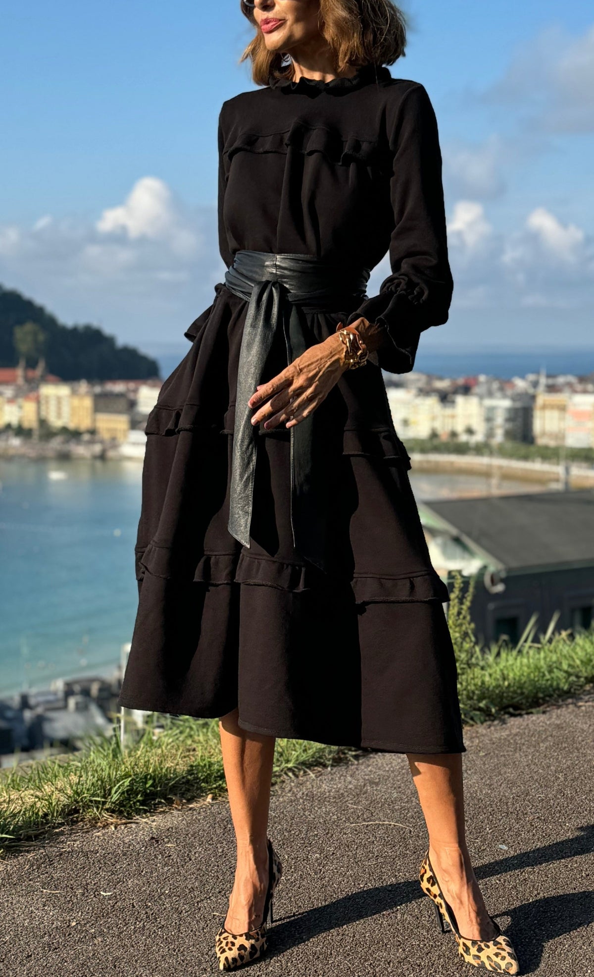 Jada | Vestido Sudadera con Volantes y Silueta Casual-Chic