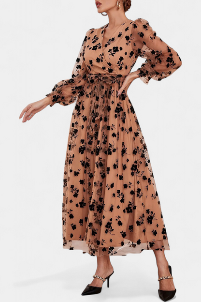 Iolanda | Vestido Maxi de Encaje Floral con Mangas de Linterna
