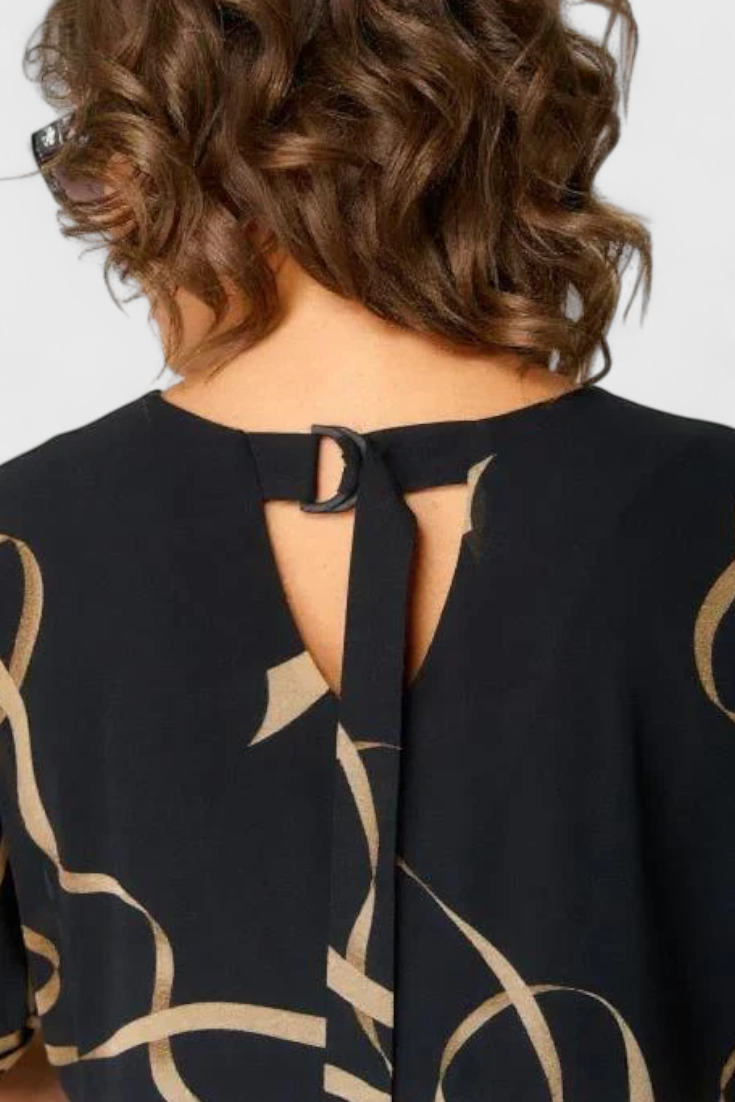 Allegra | Vestido Negro con Estampado Abstracto en Oro y Escote en V