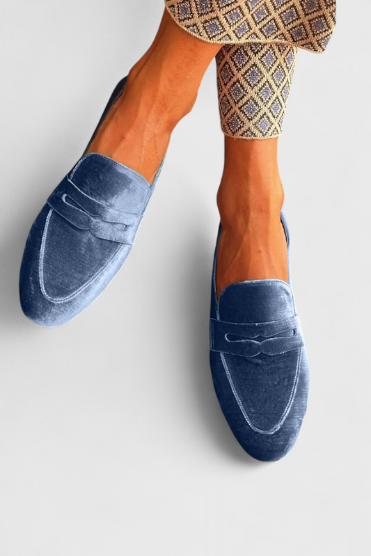 Teresita | Mocasines de Terciopelo Azul con Detalle Patchwork y Punta Redonda