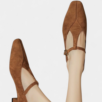 Elly | Tacones Bajos con Tira y Hebilla