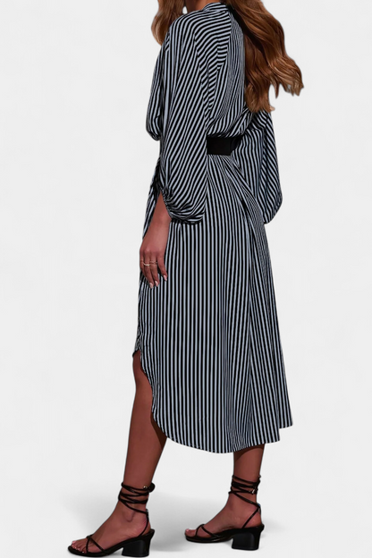 Eliana | Vestido Rayado con Cinturón y Cuello de Muesca