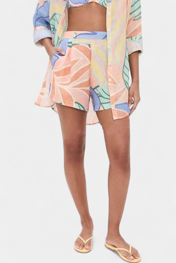 Lumina | Conjunto Tropical con Camisa Holgada y Shorts de Cintura Alta