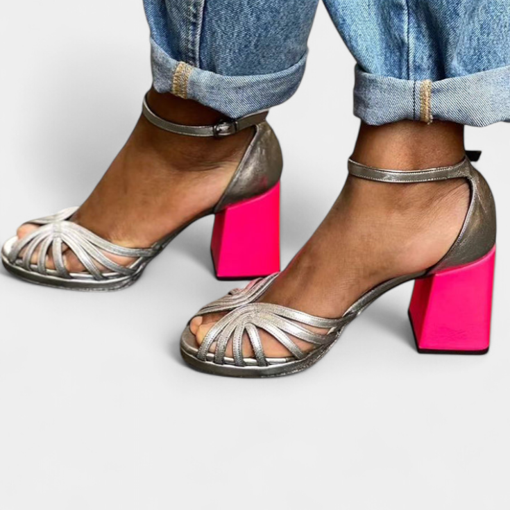 Solea | Sandalias Clásicas con Tira Dorada