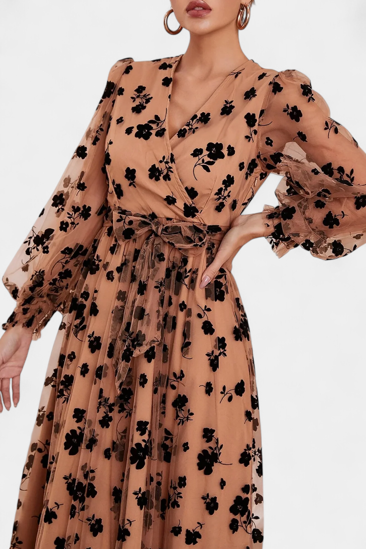 Iolanda | Vestido Maxi de Encaje Floral con Mangas de Linterna
