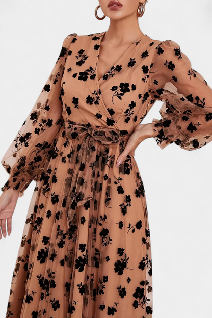Iolanda | Vestido Maxi de Encaje Floral con Mangas de Linterna