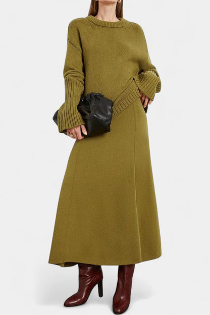 Patricia | Conjunto de Suéter de Cuello Alto y Falda Maxi