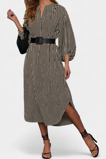 Eliana | Vestido Rayado con Cinturón y Cuello de Muesca