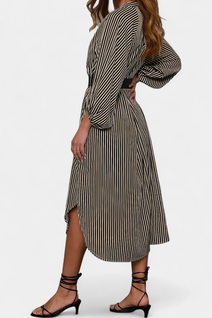Eliana | Vestido Rayado con Cinturón y Cuello de Muesca