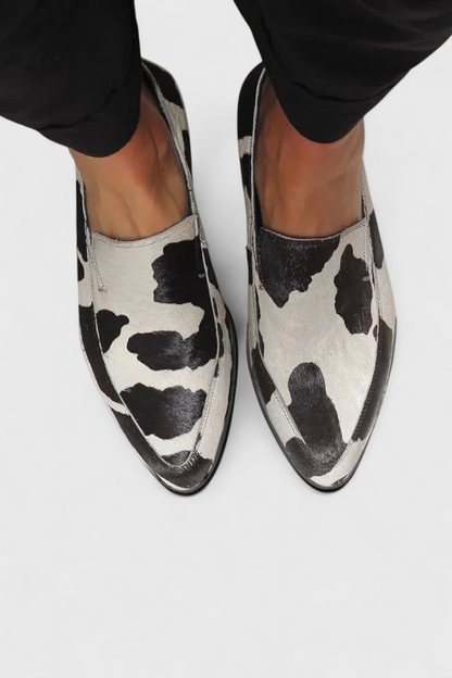Macarena | Loafers Elegantes Con Tacón Bajo y Estampado Animal